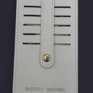 Badgley Mischka White Card Holder 🤍✨